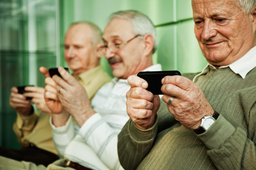 Tecnologia ajuda no combate a solidão dos idosos